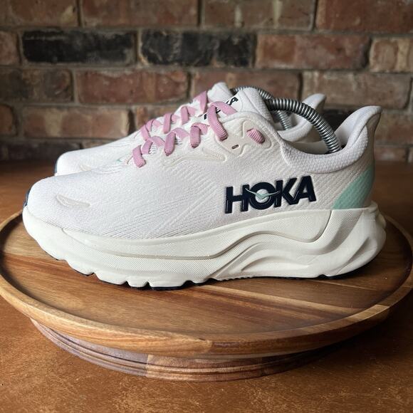 HOKA ARAHI 8 Women's Cream and Pink Running Shoes - Picture 11 of 16